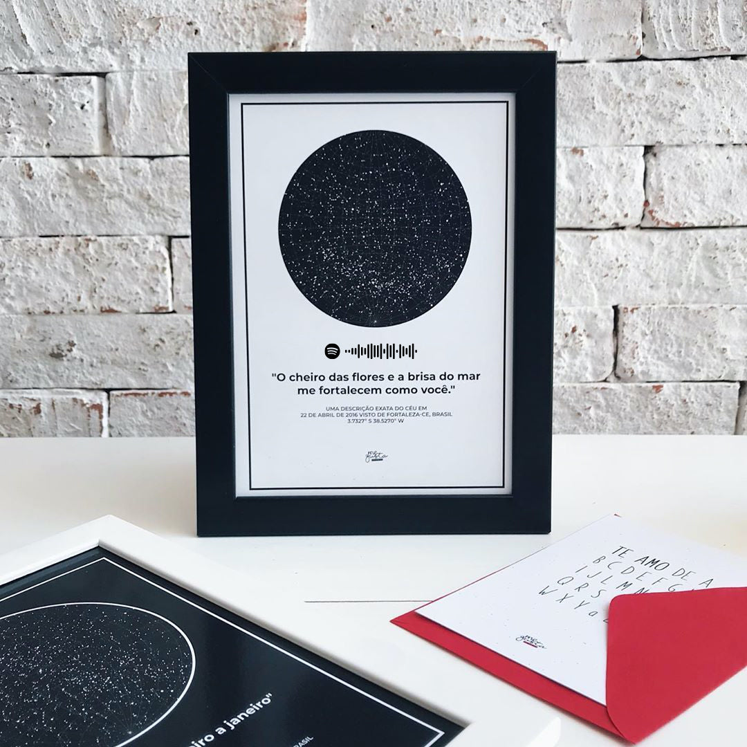 Quadro personalizado - Escrito nas estrelas com fundo branco e qr code do Spotify