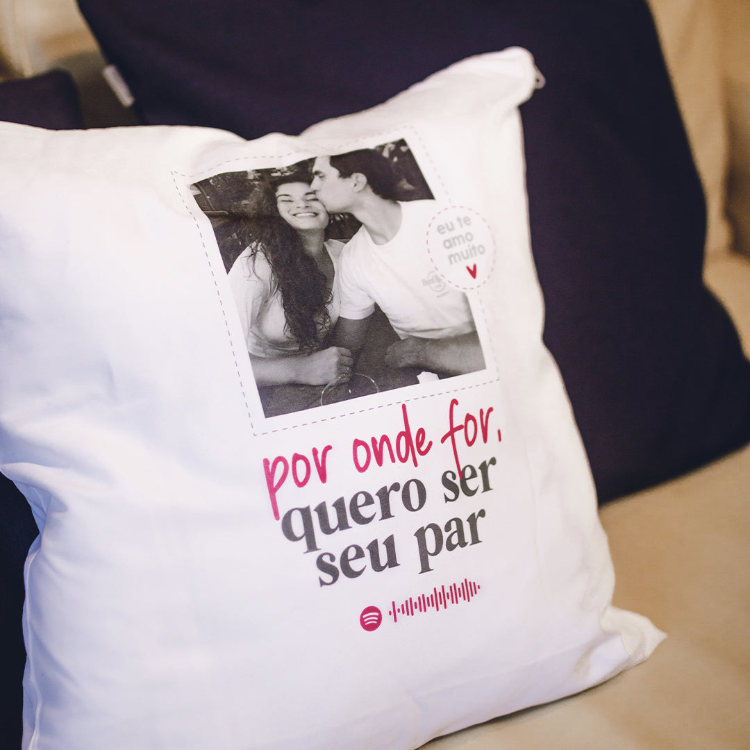 Almofada personalizada com frase, foto e qr code do Spotify
